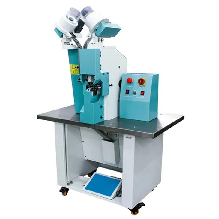 Machine automatique à boutonnières